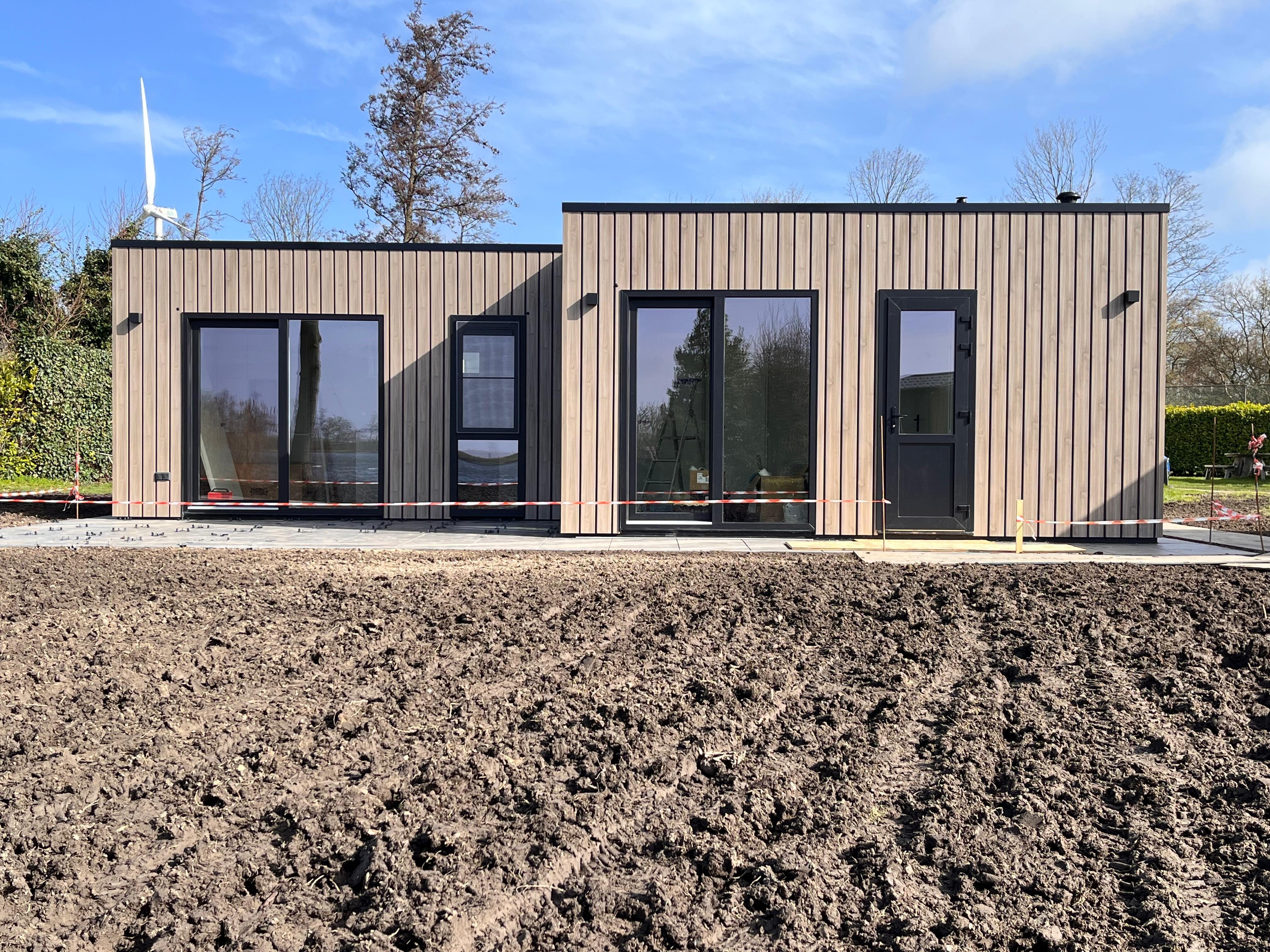 Mantelzorgwoning naast woning — maatwerk project door BBS Systeembouw