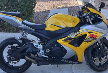 2007 SUZUKI GSX-R1000K7 motorcycle for rent near Avondale, AZ