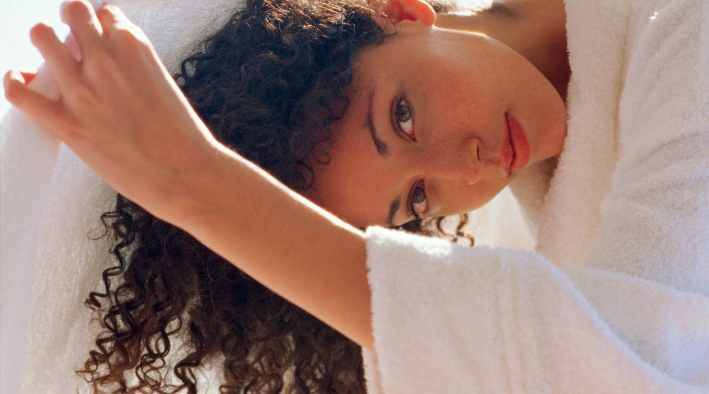 THE CURLY GIRL’S GUIDE TO WINNING THE WASH DAY BATTLE