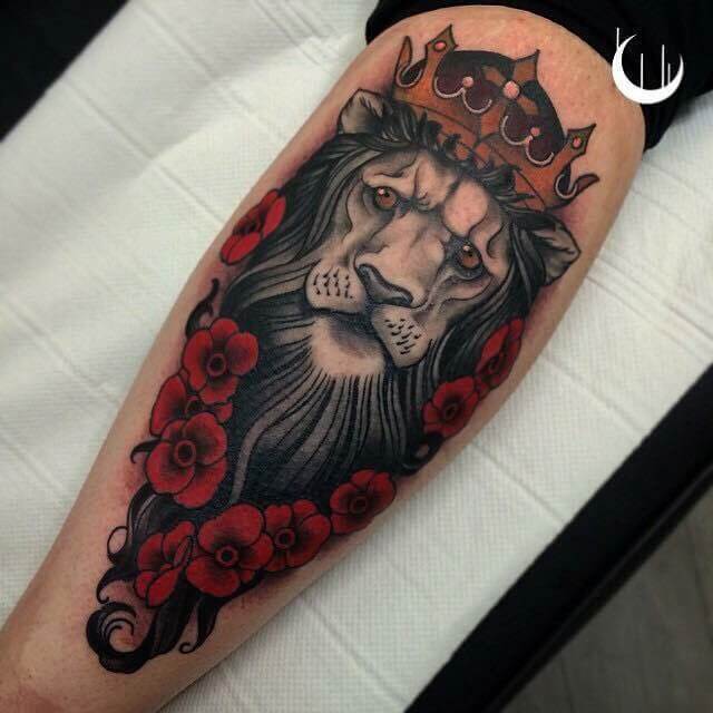 Tatouage Lion Roses Rouges Femmes