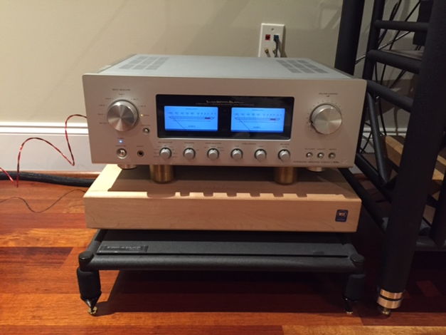 Luxman L-505u stereo integrated amplifier