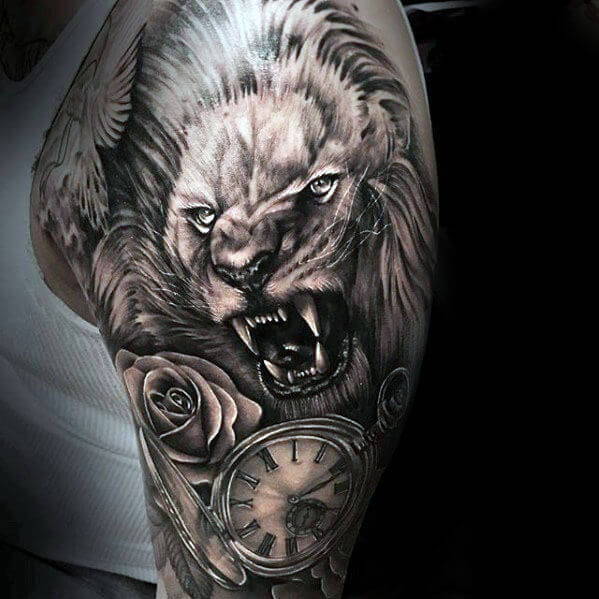 Tatouage Lion Rose Horloge Epaule Homme