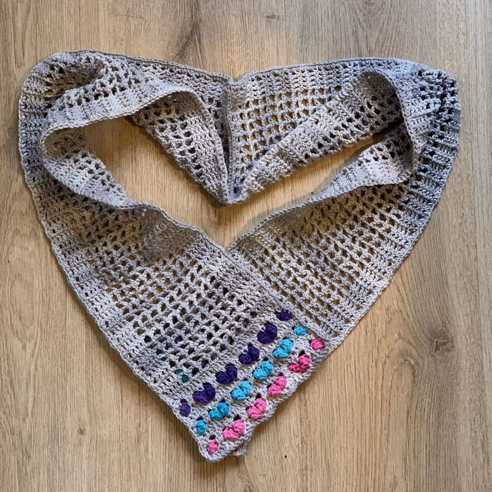 Patroon Valentijns hartjes sjaal met de heart stitch.