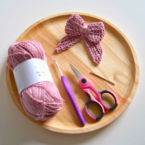 Tutorial de crochê MAISIE BOW · Padrão de crochê fácil, rápido e gratuito