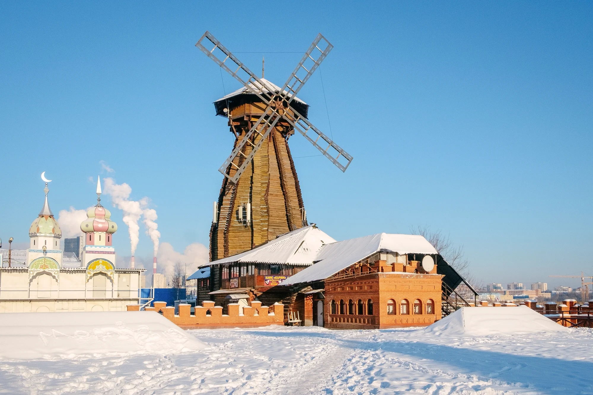 Izmailovsky Market: Craft, Culture, and Curiosities