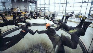 hurricane factory berlin gruppenflug