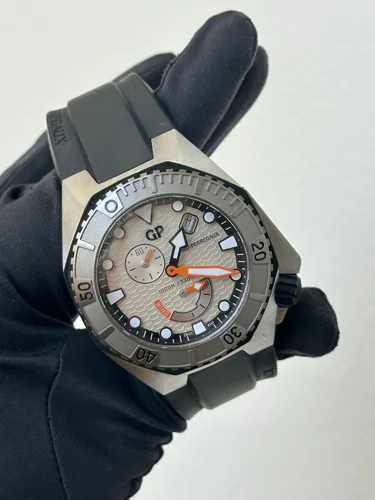 Girard Perregaux Sea Hawk 49960-11-131-FK6A