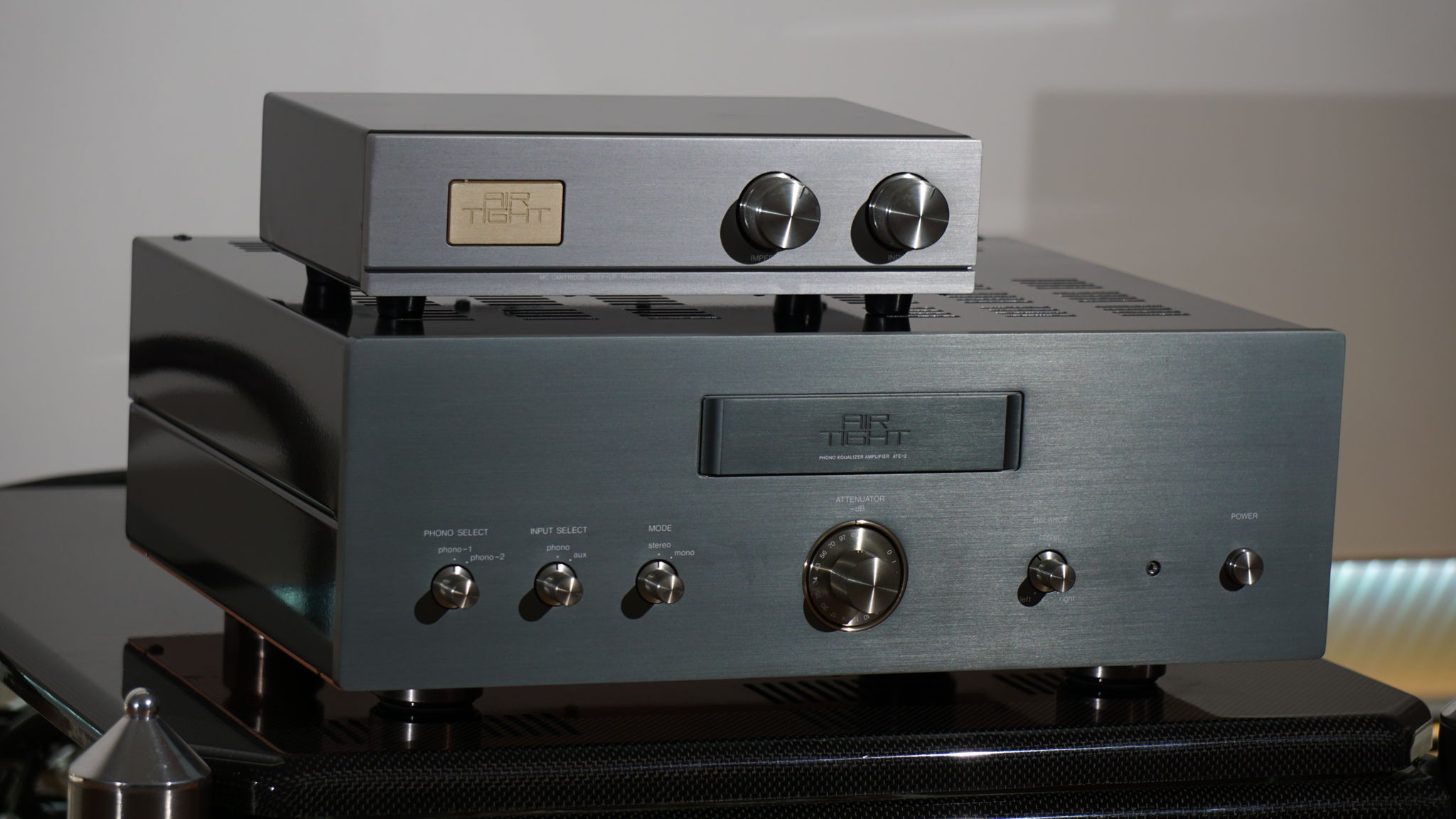 AirTight ATE-2/ATH-2 System Phono Preamp with Step Up T...