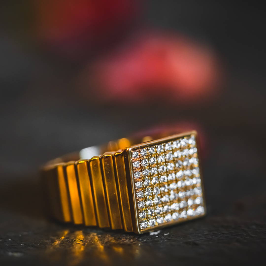 Statement Ring in 750 Gelbgold mit vielen Brillanten