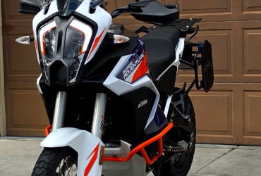 2022 KTM 1290 SUPER ADVENTURE R motorcycle for rent near LAS VEGAS, NV