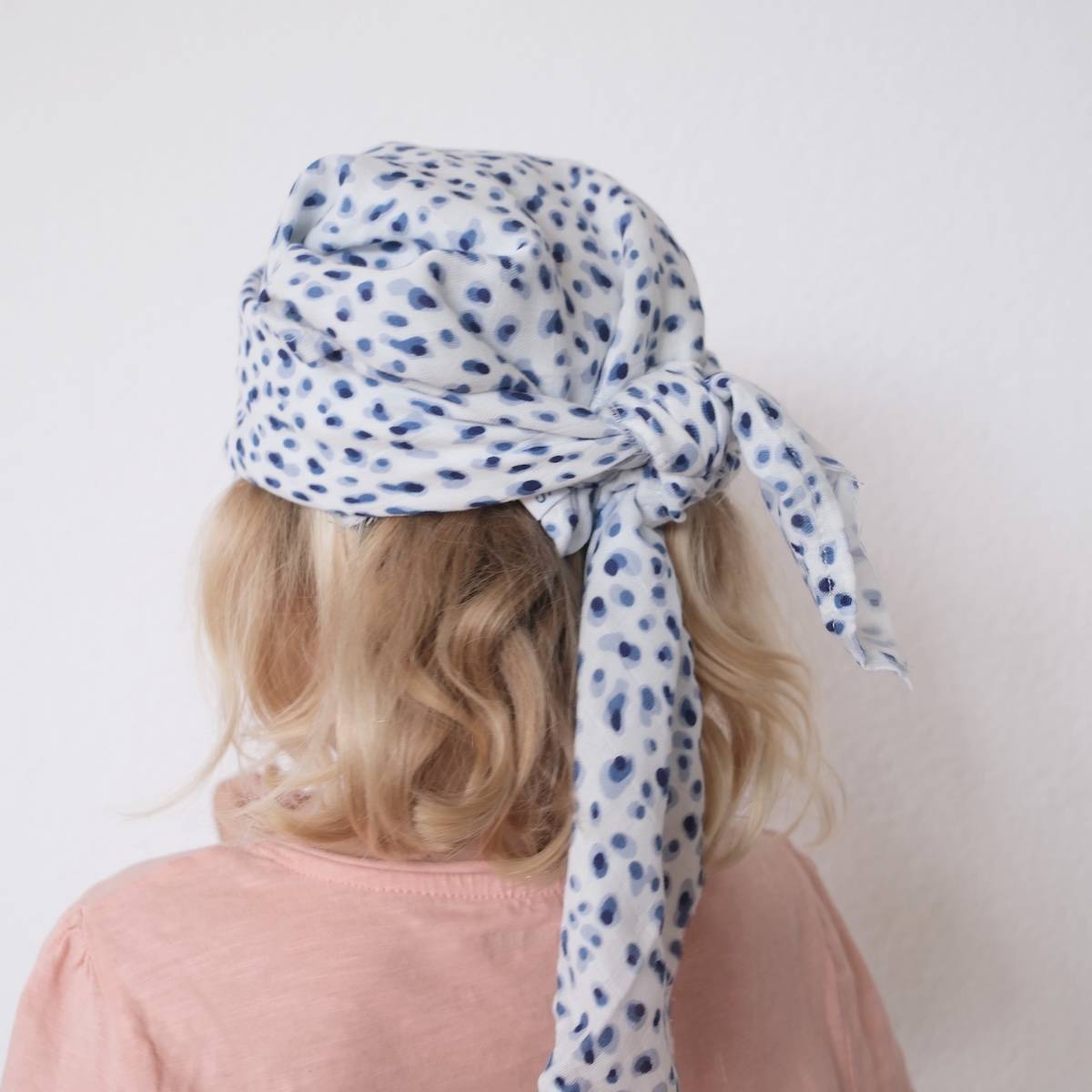 Foulard raffiné adorable pour bébé et enfant, en coton doux et bambou et respirant, certifié OEKO-TEX, idéal pour compléter une tenue d’enfant chic et confortable