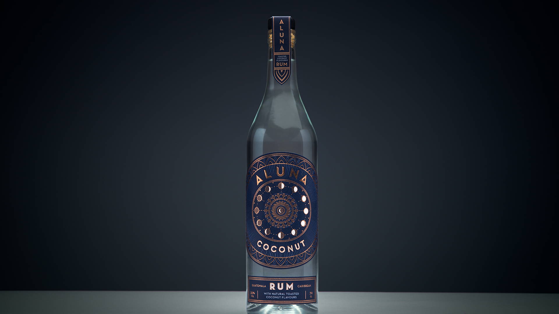Featured image for Aluna Stands Out With Its Elegant Take on Rum Packaging