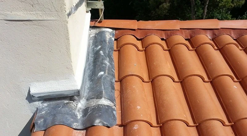 Rénovation de la couverture en tuiles romanes d’une villa à Cannes — photo 19 sur 23 — CEG TOITURE