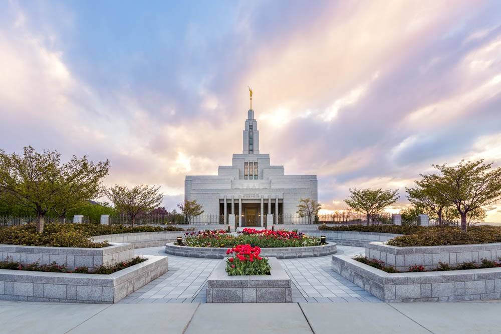 Photo of Draper Utah LDS photo during a sunny day. 