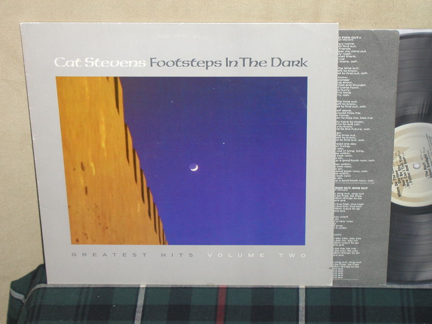 Cat Stevens  - Footsteps In The Dark Grt. Hits V.2 A&M from the 70's. Scarce!