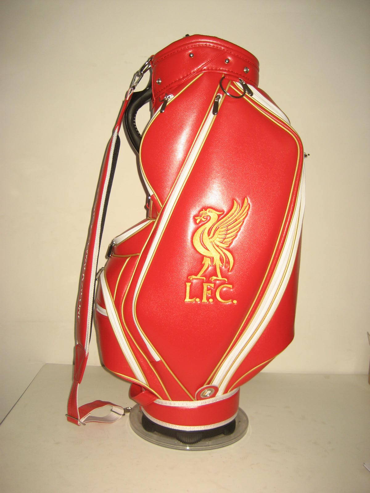 Customised football club golf bags by Golf Custom Bags 3