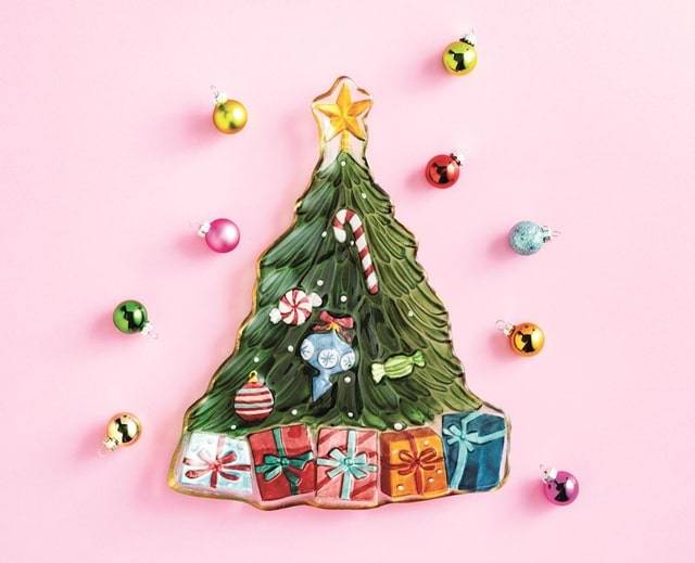 outdoor decoration nutcrackers with wreath and candy cane