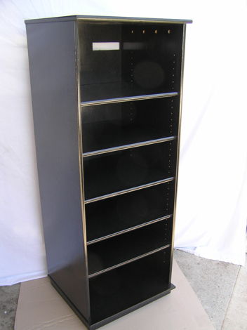 SC2260 with black finish. 5 adjustable shelves.