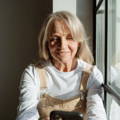 Profile photo of a grandma.