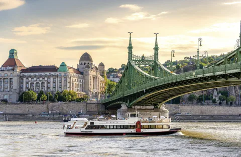 Premium Sightseeing Cruise with Tokaj Frizzante