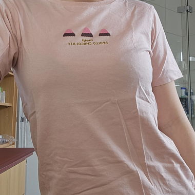 pink uniqlo t-shirt