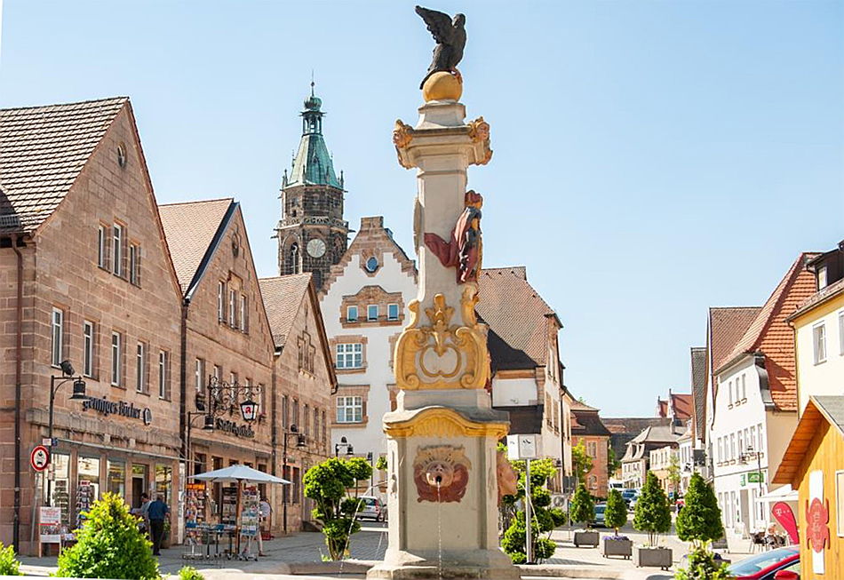  Schwabach
- Stadt Roth_Marktplatz_David Haas.jpg