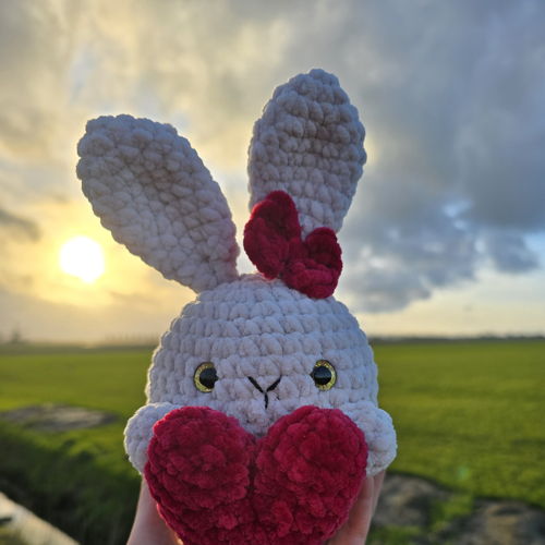LoveHugBunny - English - Crochet pattern (PDF download) - In love Valentine's bunny heart amigurumi easy Valentines Day gift buttocks booty