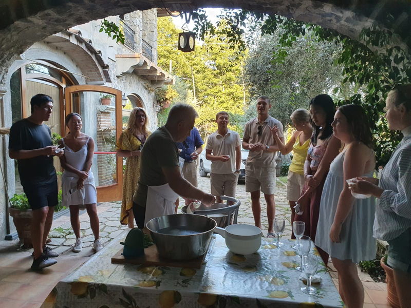 Cooking Classes Agerola: Campania flavors with mozzarella and gnocchi in our vineyard