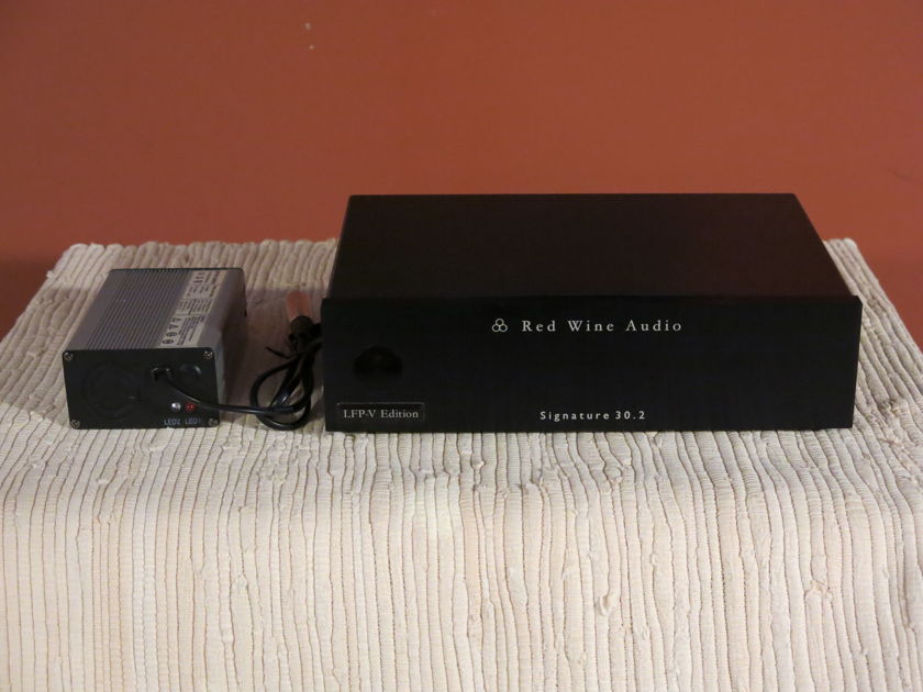 Red Wine Audio Signature 30.2 LFP-V Edition Power Amplifier