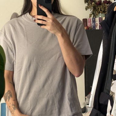 Tee-shirt gris, Oversize. 