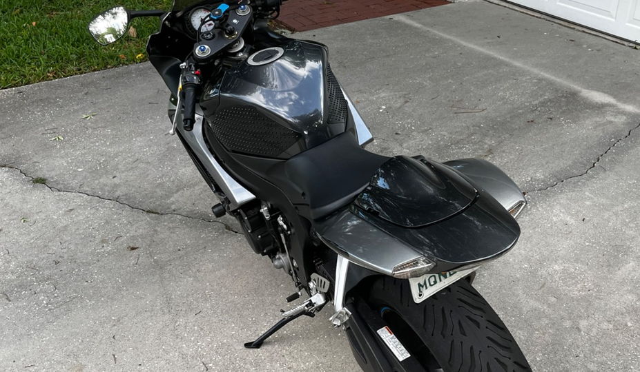 SUZUKI GSXR750K7 for rent near Clearwater, FL