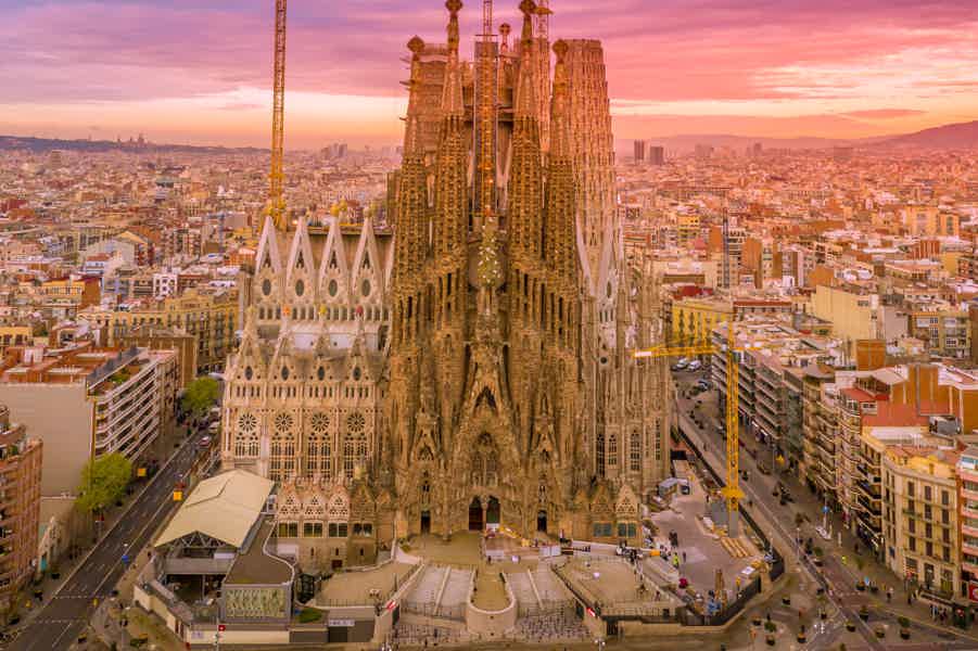 Barcelona: La Sagrada Familia Guided Small-Group Tour w/ Hotel Pickup - photo 4