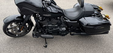 2024 HARLEY-DAVIDSON STREET GLIDE motorcycle for rent near Taunton, MA