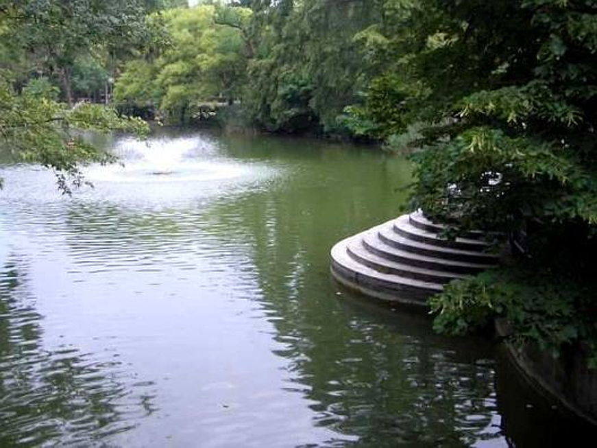  Bologna
- Il laghetto dei Giardini Margherita dallo Chalet