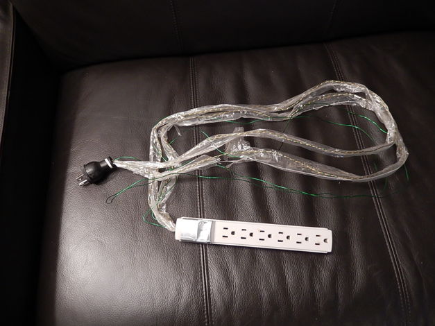 Mapleshade CLEARVIEW POWER CONDITIONING STRIP, 6 foot