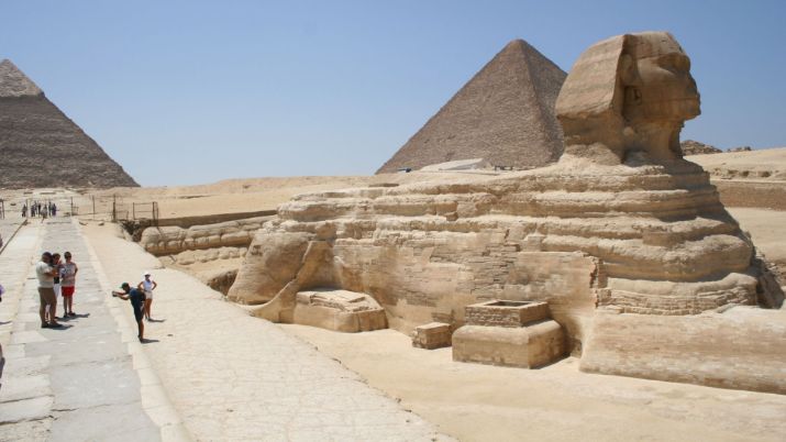 Side-on view of the Great Sphinx of Giza