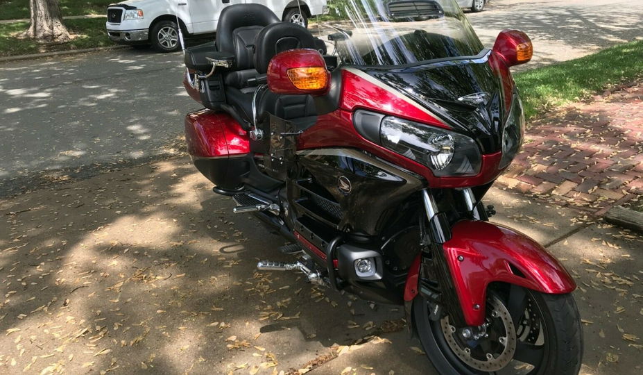 honda-gl18hpm-gold-wing-audio-comfort-for-rent-near-surprise-az