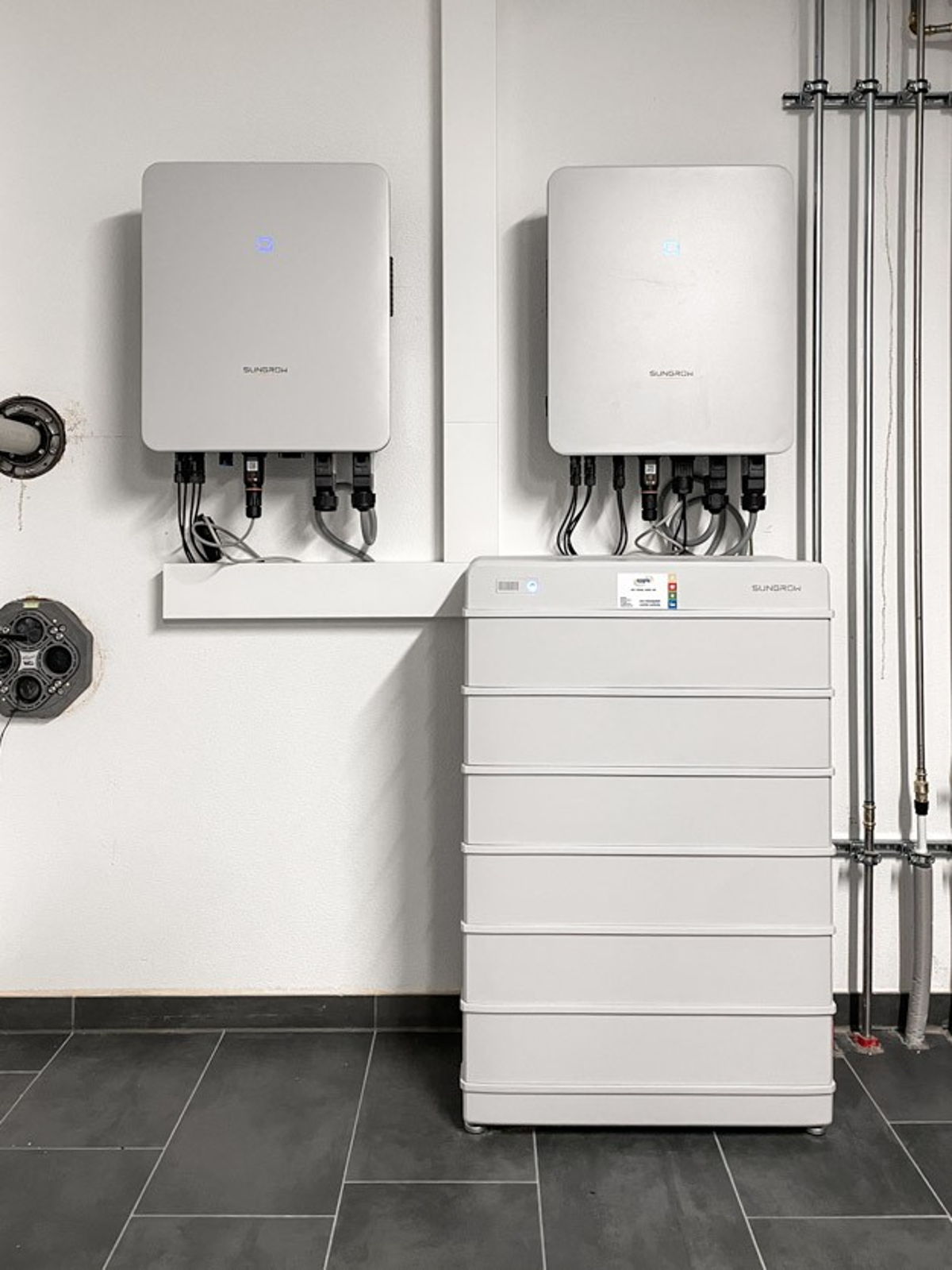 Foto Kundenreferenz Austragshaus Wechselrichter und Batteriespeicher