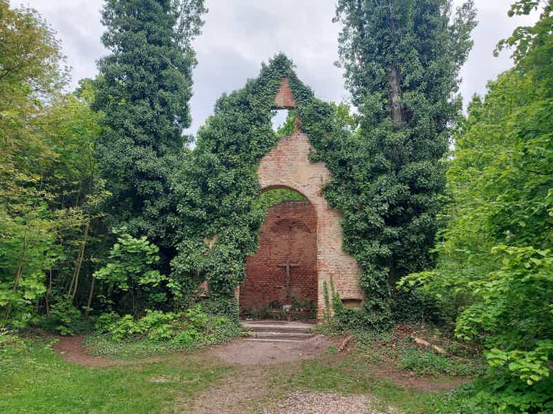 Psychiatric Hospital & Abandoned Cemetery - photo 1