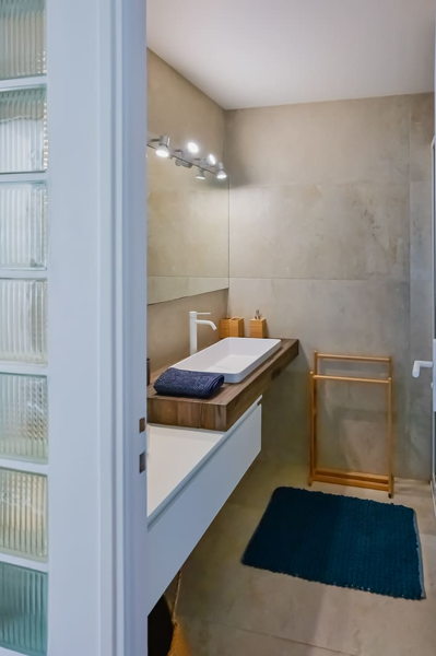 Villa Carnon salle d eau