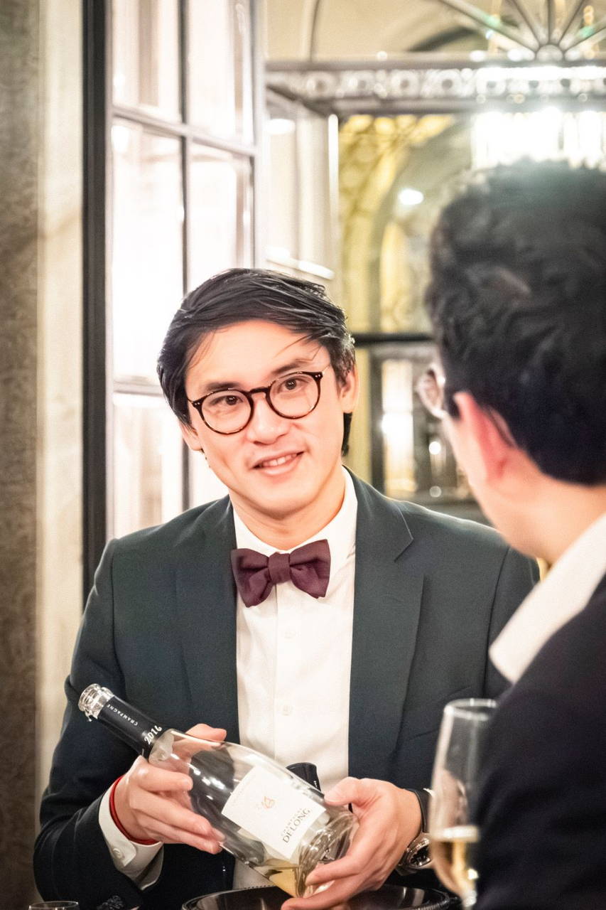 Nous écoutons attentivement vos besoins pour vous prodiguer les meilleurs conseils de sommelier