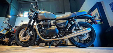 2022 TRIUMPH STREET TWIN motorcycle for rent near Hendersonville, NC