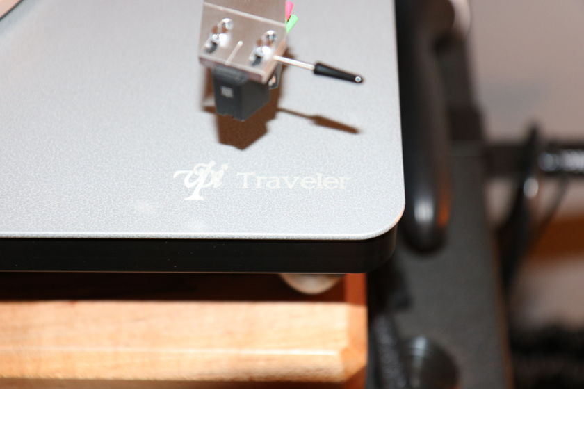 VPI Industries Traveler v2, Silver! For Sale Audiogon