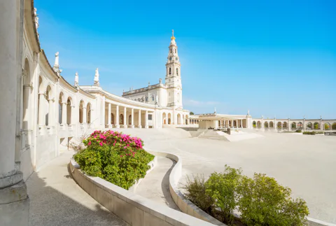 Full-day Fátima, Nazaré, and Óbidos Small-Group Tour from Lisbon