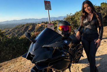 2025 YAMAHA YZF-R9 motorcycle for rent near Encino, CA