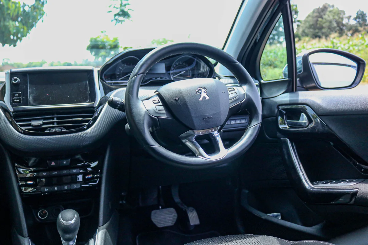 2016 Peugeot 208 — Royal Max Motors — photo 2 of 16