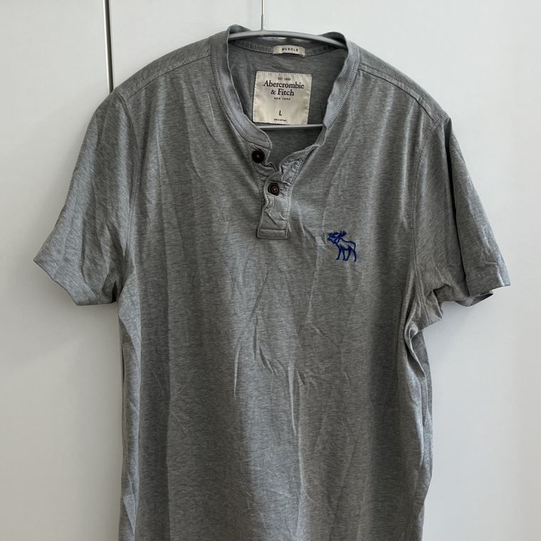 Abercrombie & Fitch, Henley Tee