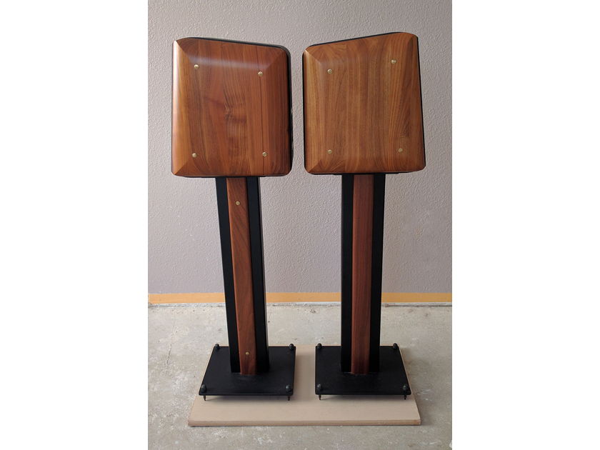 Sonus Faber Concerto with Stands