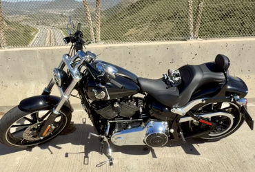 2014 HARLEY-DAVIDSON BREAKOUT motorcycle for rent near Murrieta , CA