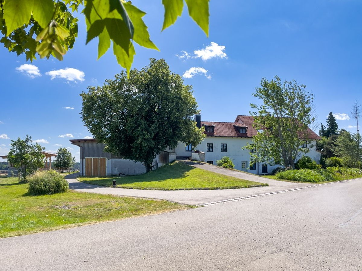 Kundenreferenz ehem. Bauernhaus Heizungssanierung Außenansicht